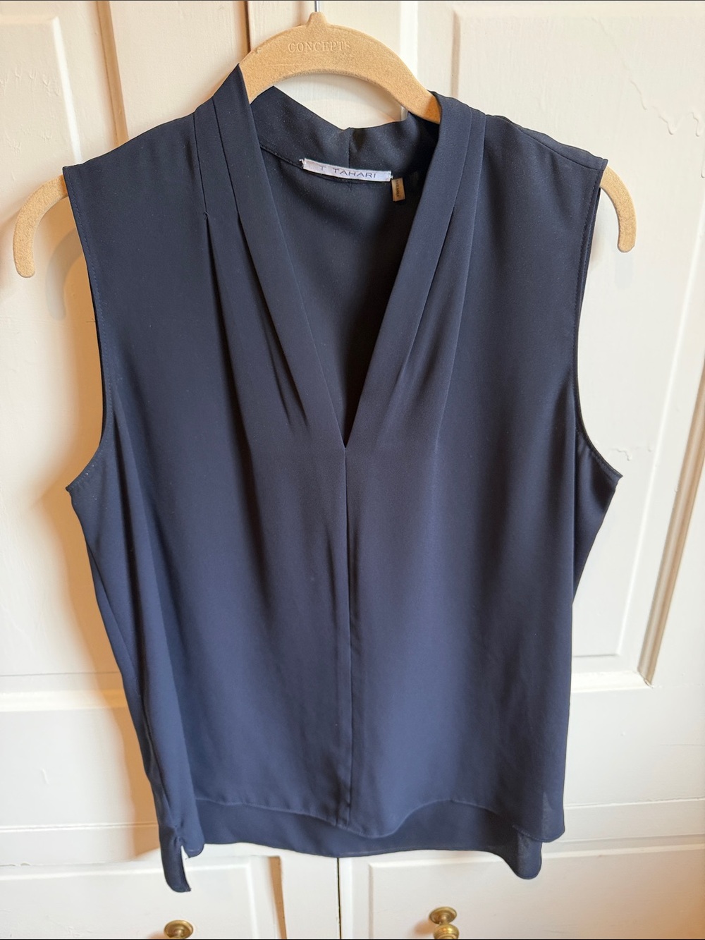 T Tahari Navy V-Neck Sleeveless Drape Front blouse